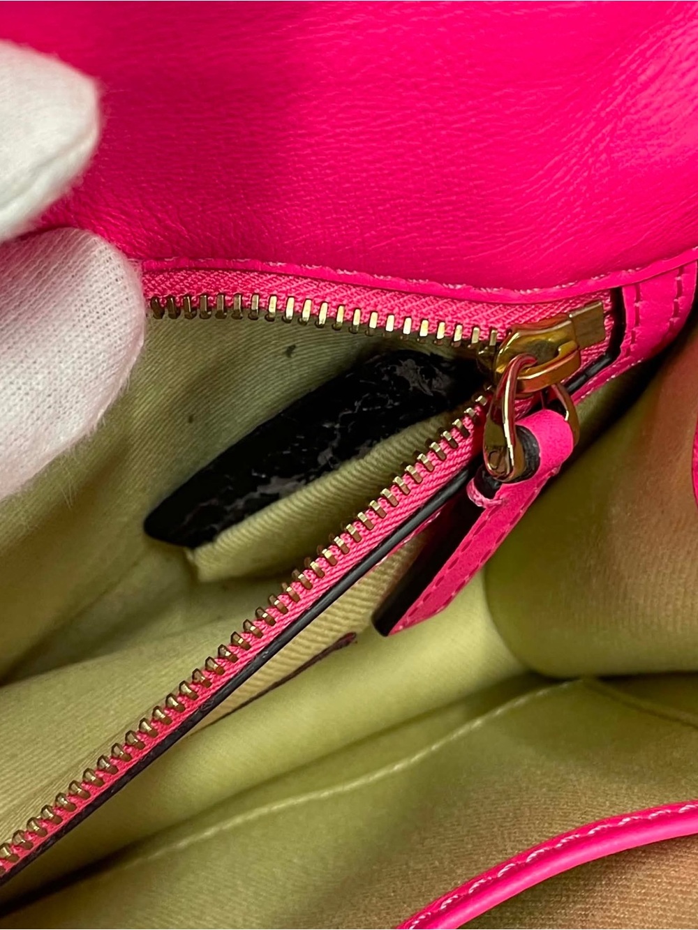 Valentino Garavani Hot Pink Studded Leather Crossbody Bag - Picture 9 of 11